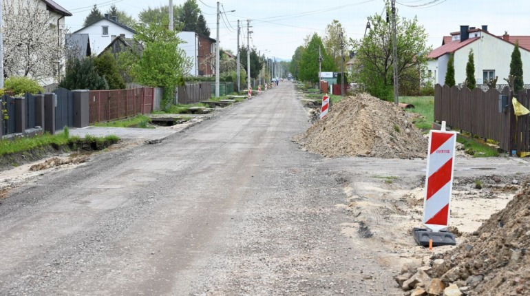 Milionowa inwestycja w miejscowości Suków-Borki.  Będzie nowy chodnik i droga